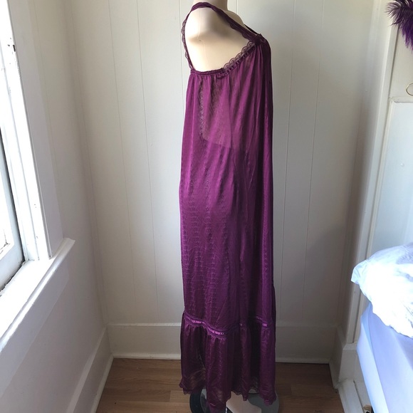Vintage Plum Nightgown - Picture 5 of 8
